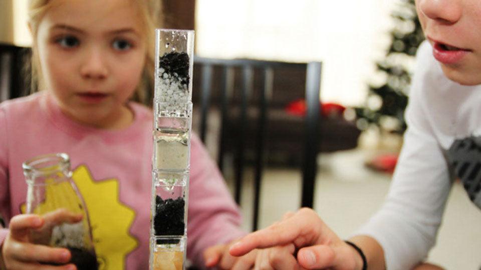 Activități științifice pentru copii: Sistem de Filtrare a Apei la tine acasă - Carousel