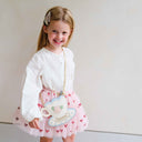 Fustița tutu Cutesy Bow purtată cu o geantă în formă de ceașcă