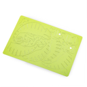 Piese și card cu instrucțiuni pentru puzzle-ul 3D Cameleon